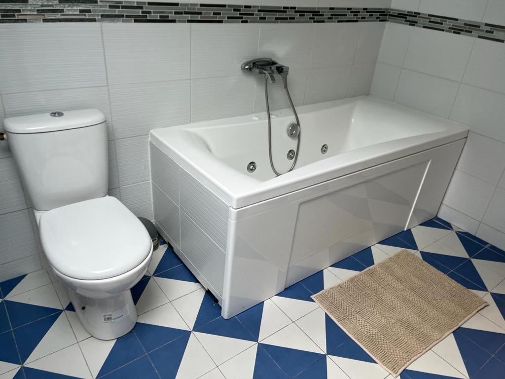 Apartment Suits & Luxury Paris Montreuil *